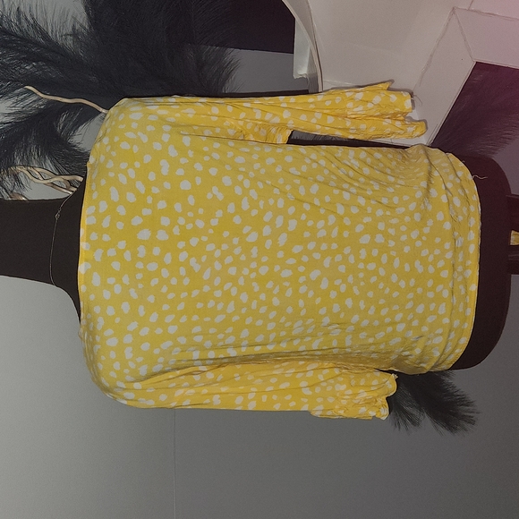 Yellow Flowy Sleeve Blouse - Picture 5 of 5